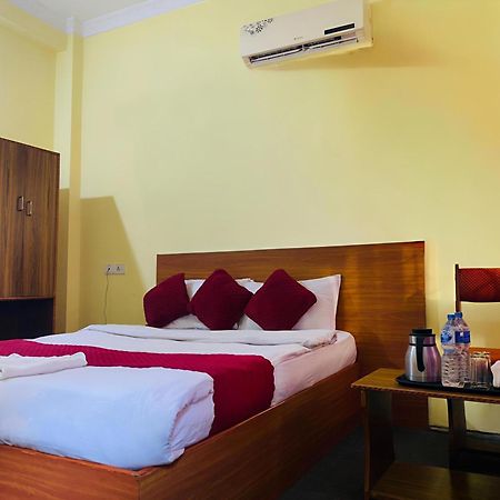Hotel Daisy Park Siddharthanagar ภายนอก รูปภาพ