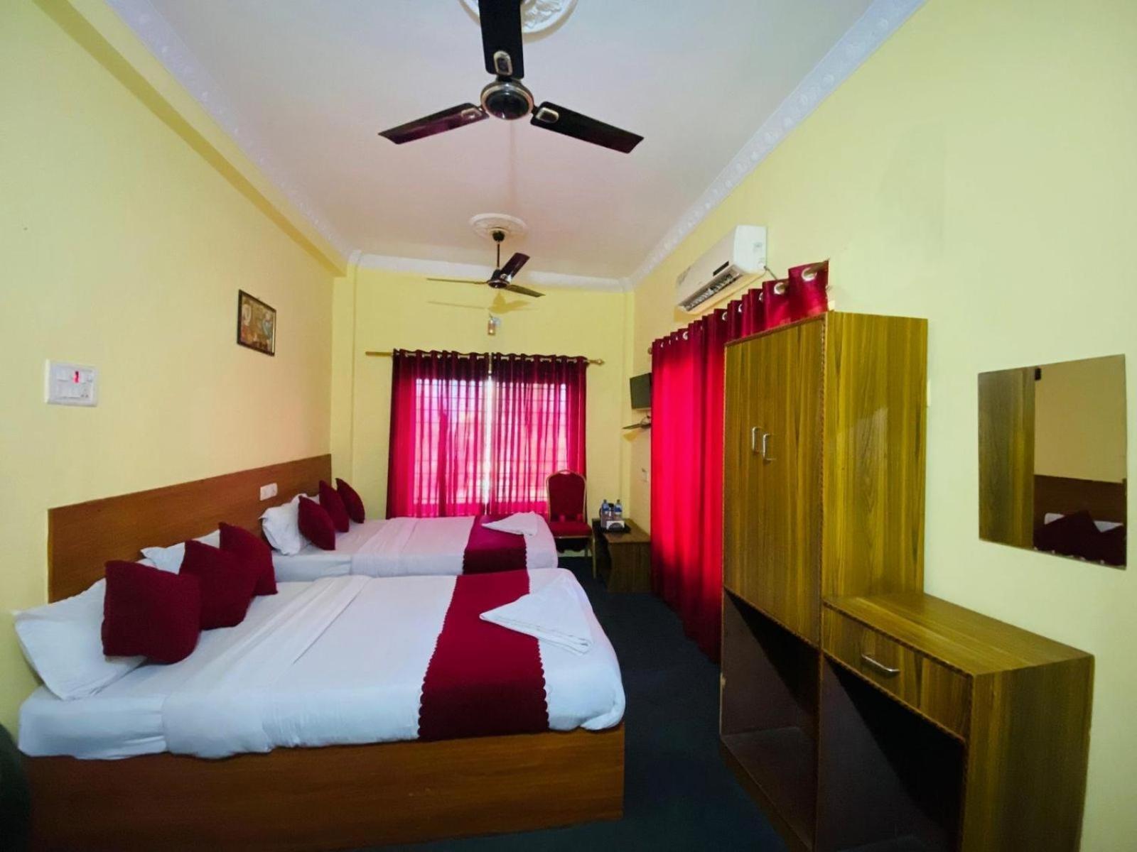 Hotel Daisy Park Siddharthanagar ภายนอก รูปภาพ